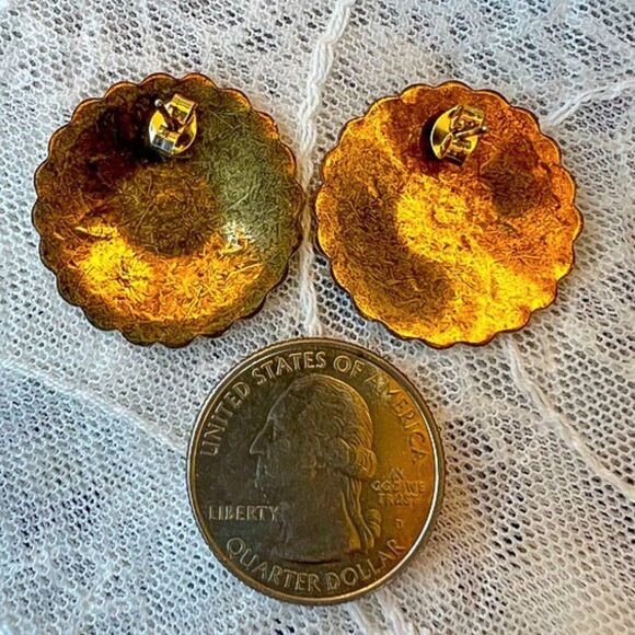 Vintage Gold Floral Engraved Concho Button Earrings - Picture 4 of 7